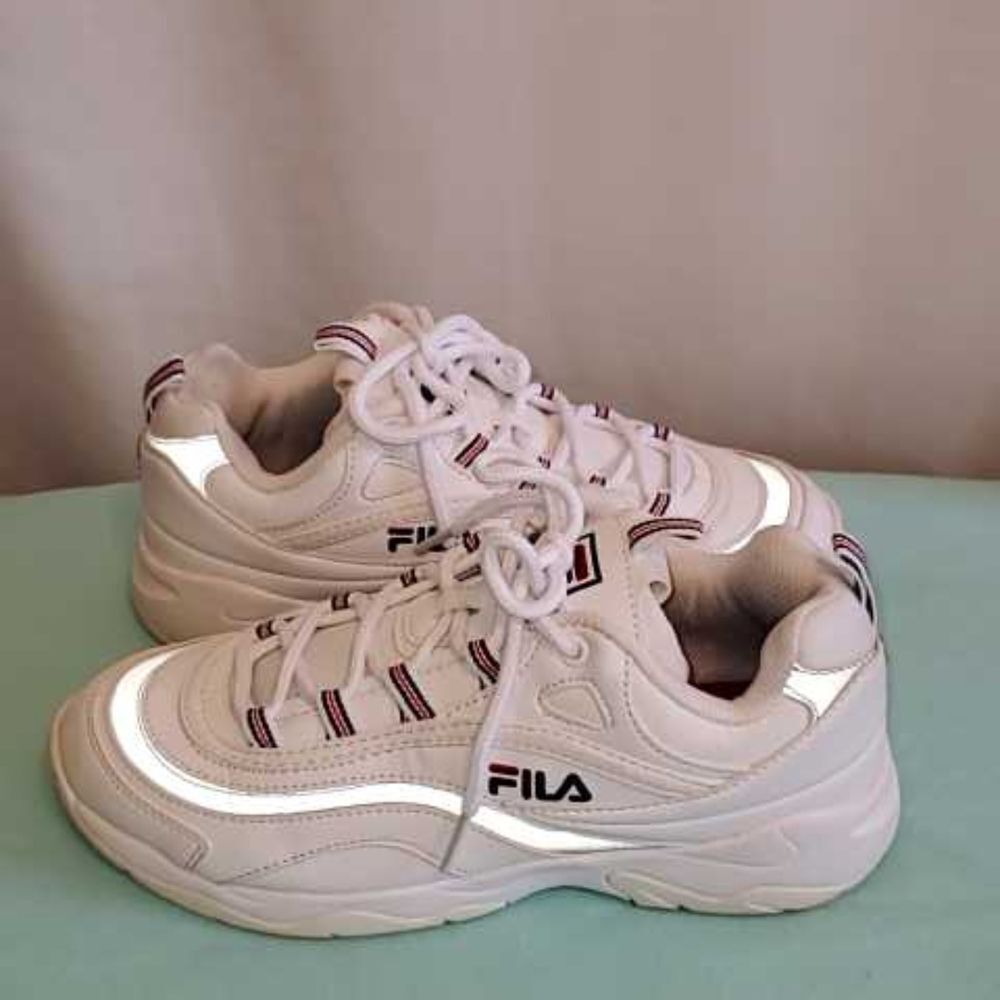 Fila White Athletic Shoes Youth/Mens Size 7